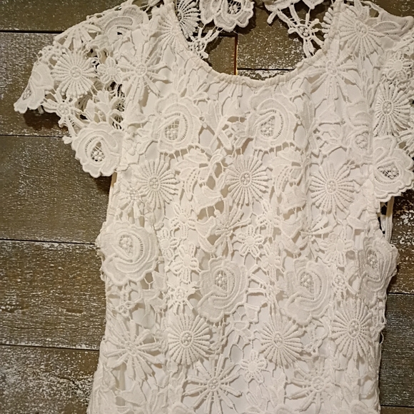 lulus Dresses & Skirts - Lulu's White Lace Dress